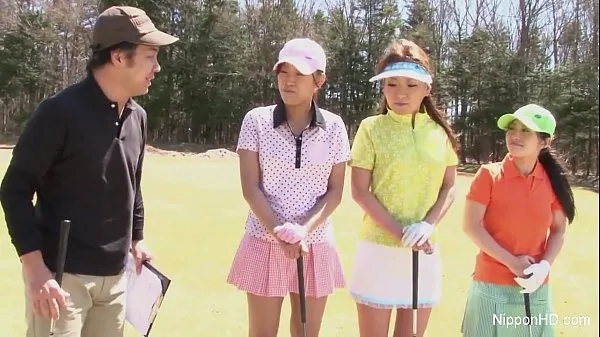 Suuret Asian teen girls plays golf nude megaleikkeet