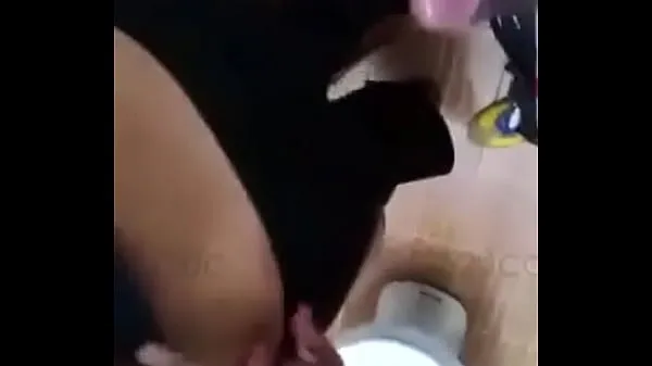Store So horny, took her husband to fuck in the bathroom mega klip