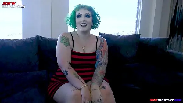 Big big butt Goth Pawg Vicky Vixen debuts on mega Clips