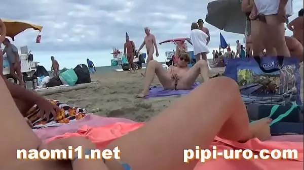 Büyük girl masturbate on beach mega Klip