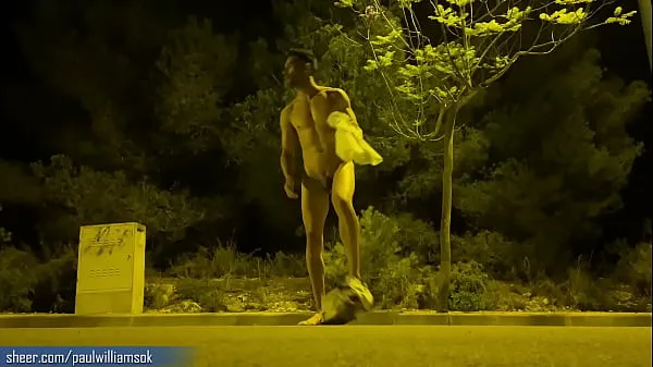 مقاطع كبيرة Walking nude at night around the neighborhood ضخمة