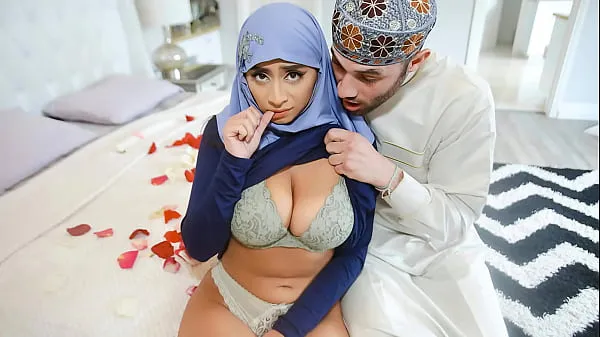Big Arab Husband Trying to Impregnate His Hijab Wife - HijabLust mega Clips
