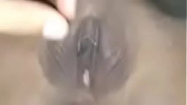 Klip berukuran Spreading the beautiful girl's pussy, giving her a cock to suck until the cum filled her mouth, then still pushing the cock into her clitoris, fucking her pussy with loud moans, making her extremely aroused, she masturbated twice and cummed a lot besar